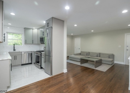 320 South - Photo 1