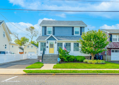 214 Atlantic Avenue - Photo 1