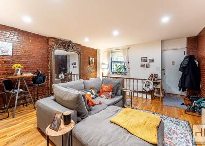 West 82 Street - Photo 1
