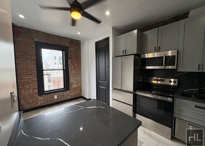 2 Avenue - Photo 1