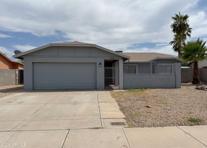 10921 W Sells Drive - Photo 1
