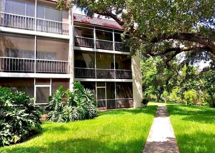 608 Nw 13th Street - Photo 1