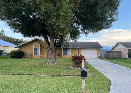 1258 Se Mc Farlane Avenue - Photo 1
