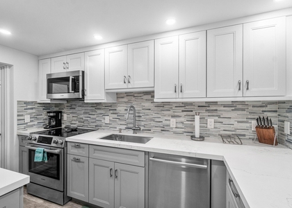 4502 N Federal Highway - Photo 1