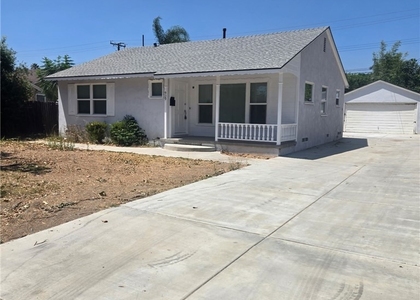 929 E Barbara - Photo 1