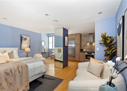 7250 Franklin Avenue - Photo 1