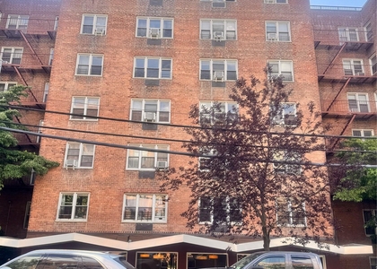 34-20 Parsons Boulevard - Photo 1