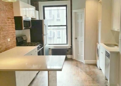 318 E 90th Street - Photo 1