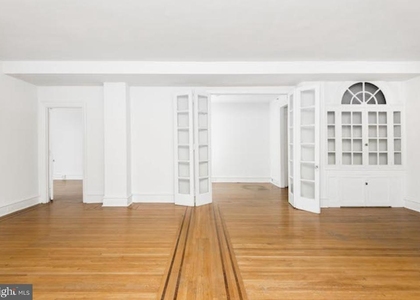 235 S 15th Street - Photo 1