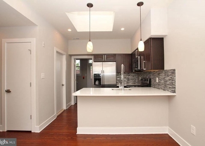 400 S 45th Street - Photo 1