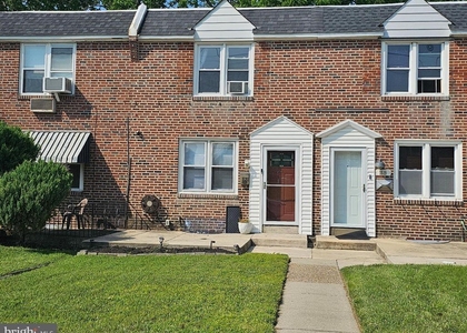1521 W End Drive - Photo 1