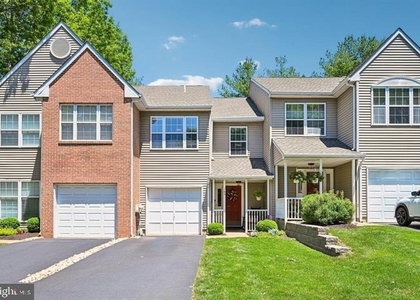 184 Victoria Court - Photo 1