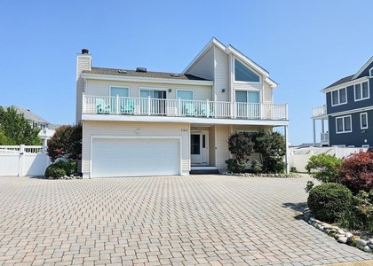 702 Newell Avenue - Photo 1