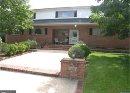 804 W 13th Street - Photo 1