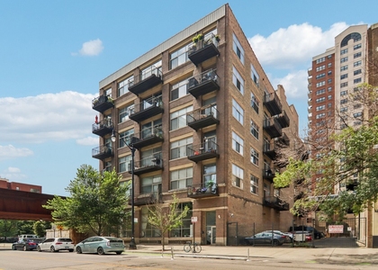 1528 S Wabash Avenue - Photo 1