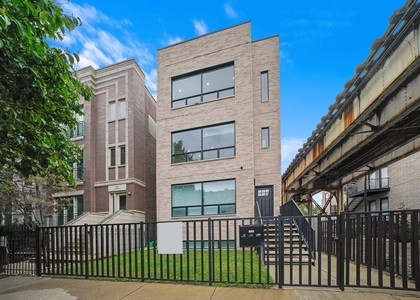 3415 N Bosworth Avenue - Photo 1