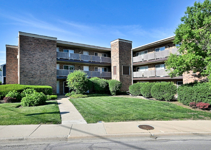 600 S York Street - Photo 1