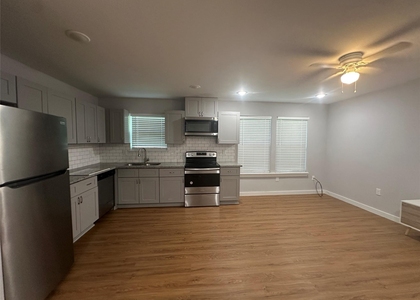 6610 Haight Street - Photo 1