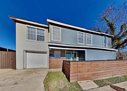403 E Standifer Street - Photo 1