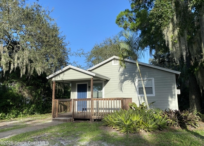1907 Fletcher Street - Photo 1
