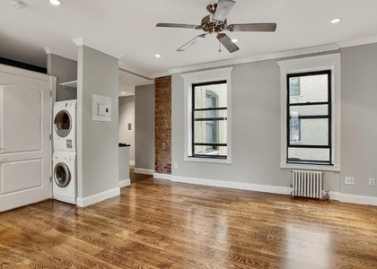 East 100th Street - Photo 1