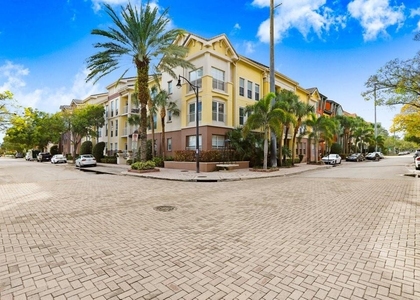 2440 W Horatio Street - Photo 1