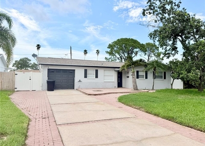 1827 Oklahoma Avenue Ne - Photo 1