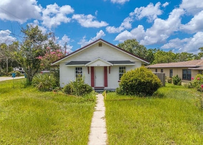 916 Cohassett Avenue - Photo 1