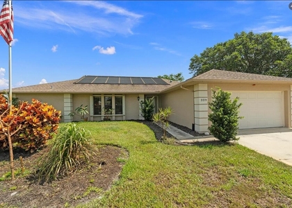 329 Se Oakridge Drive - Photo 1