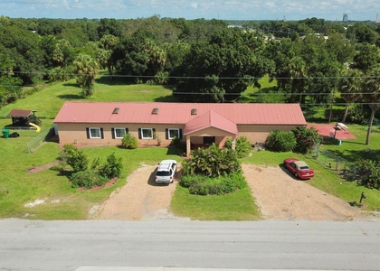 704 Sw 6th Street - Photo 1
