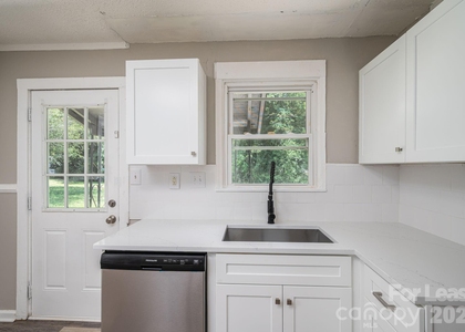 913 Edgemont Avenue - Photo 1