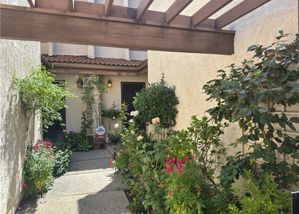 1138 Las Riendas Way - Photo 1