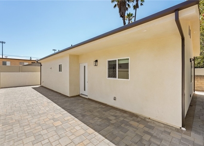 14924 Kittridge St - Photo 1