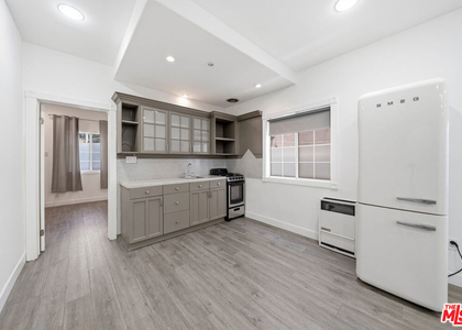 5760 Melrose Avenue - Photo 1