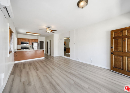 5754 Melrose Avenue - Photo 1