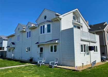 680 W Beech Street - Photo 1