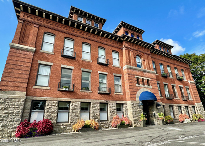 77 Van Dam Street - Photo 1