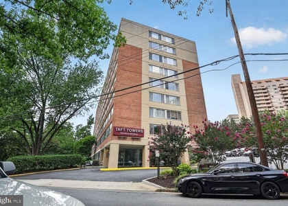 1210 N Taft Street - Photo 1