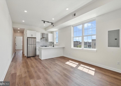 2513 N Howard Street - Photo 1