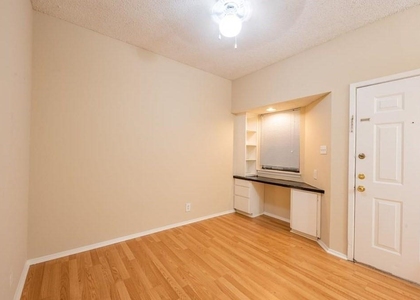 2818 Nueces St - Photo 1