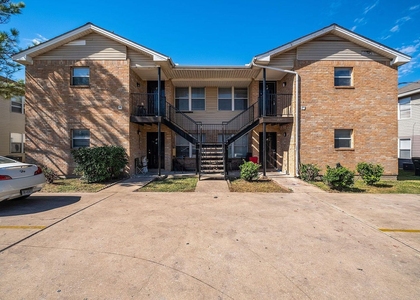 2214 Katy Ln - Photo 1