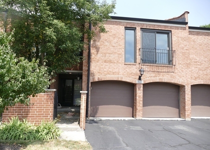 19w270 Governors Trail - Photo 1