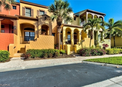 9102 Capistrano Street S - Photo 1