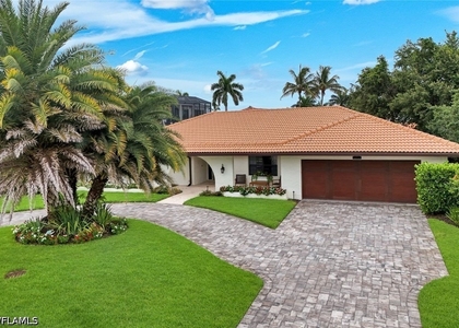 517 Parkwood Lane - Photo 1