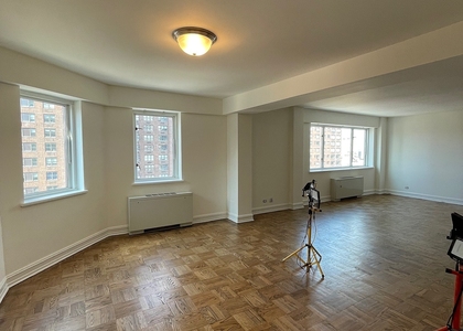 East 71st Street - Photo 1