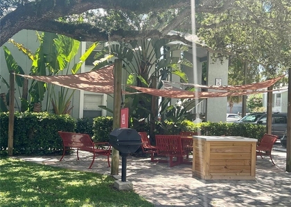 5440 S Macdill Avenue - Photo 1