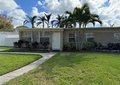 301 Colonia Lane W - Photo 1