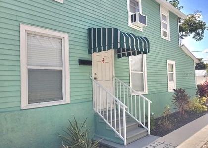 457 W Marion Avenue - Photo 1