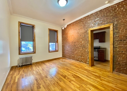 126 Graham Avenue - Photo 1