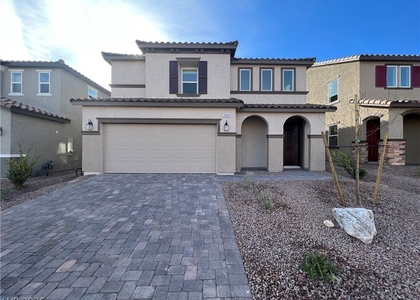 7569 W Mistral Avenue - Photo 1
